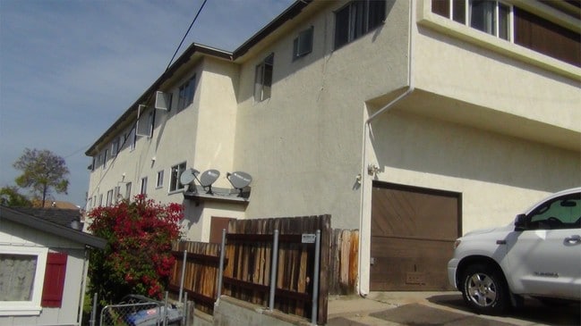 Building Photo - 8277 Orchard Ave