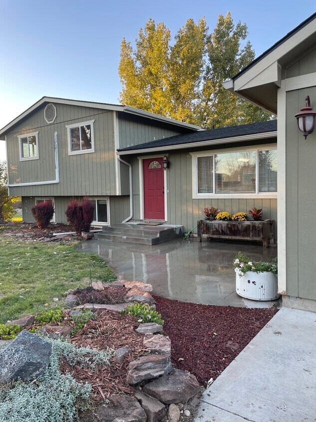 Foto principal - 4410 E Locust Ln