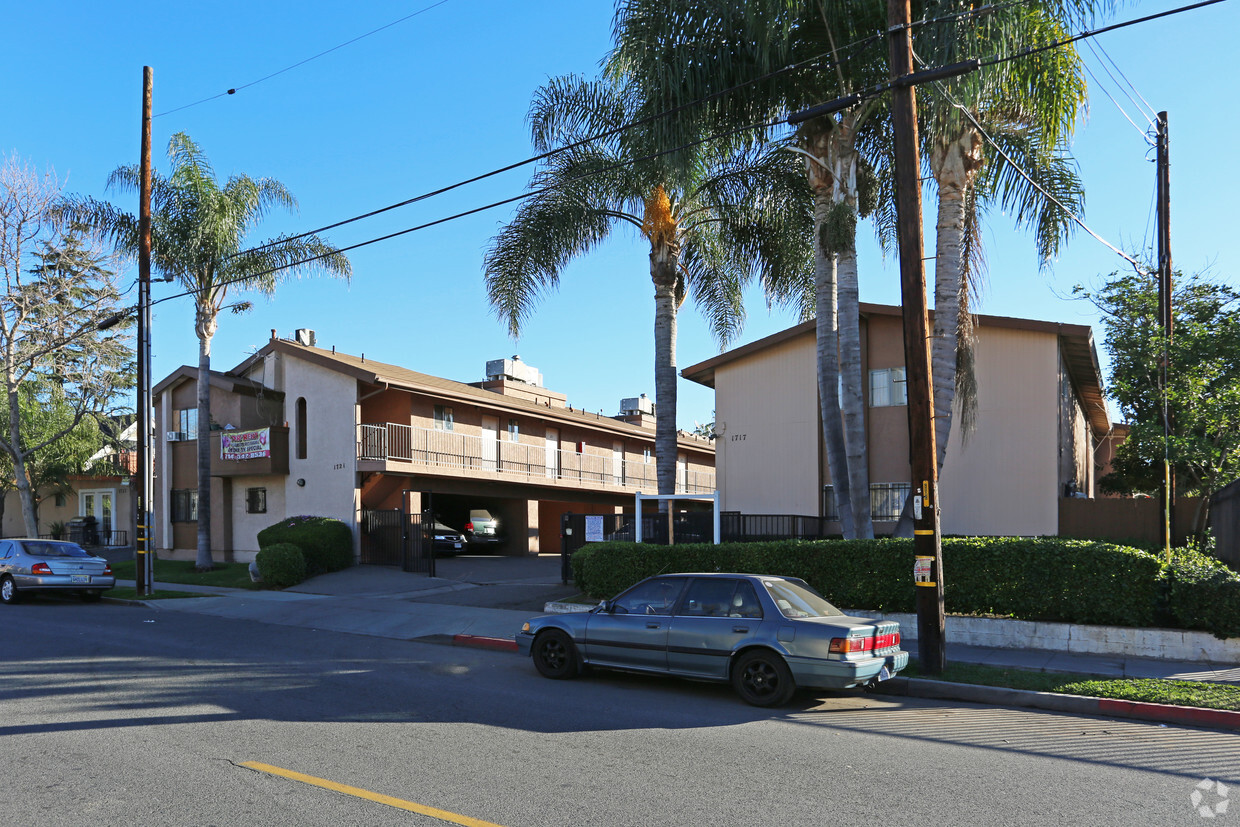 Primary Photo - Villa Terrace