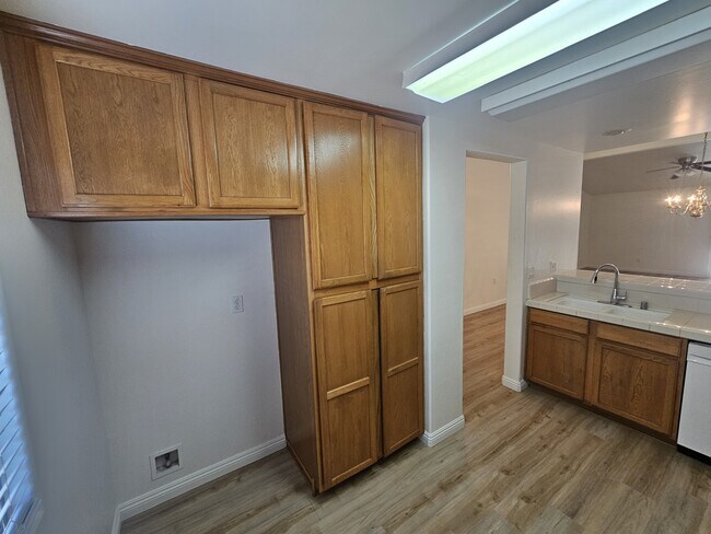 Foto del edificio - 6111 Brewer Creek Dr