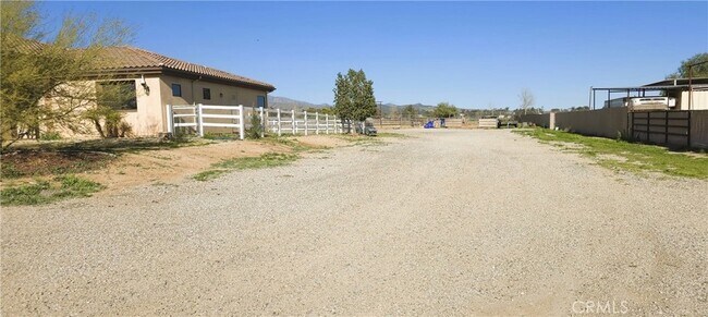 Foto del edificio - 10750 Union St