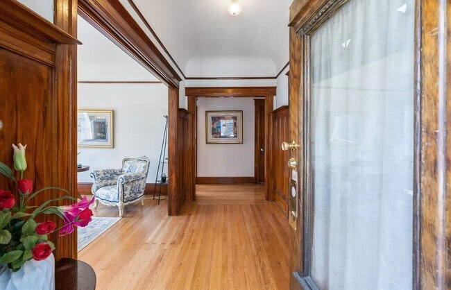 Foto del edificio - 4076 Santa Rita St