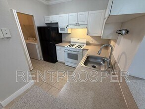 Building Photo - 3379 S Kirkman Rd