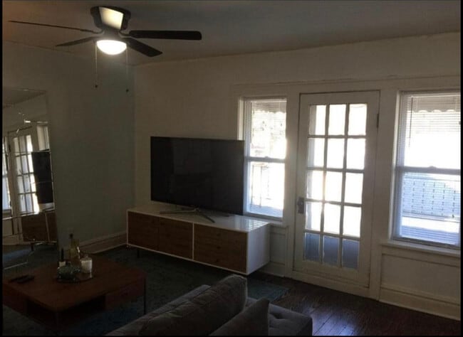 Living Room - 2921 Brannon Ave