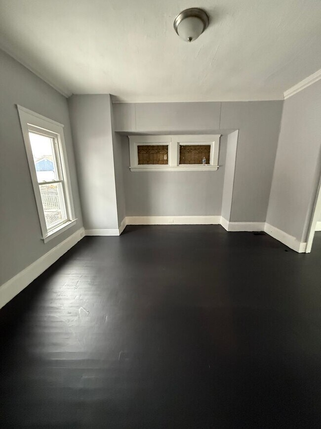 Foto del edificio - 4bd Single Warner Rd Vouchers Only