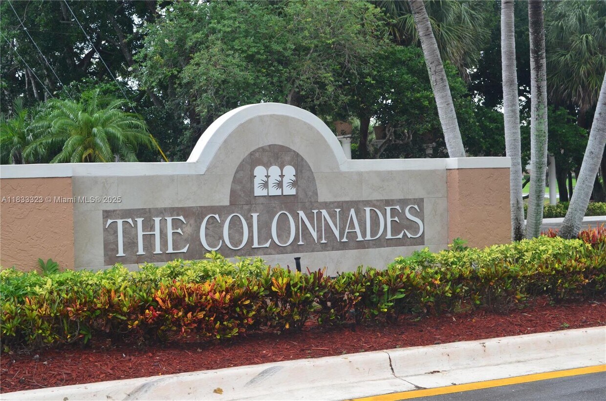 Foto principal - 706 NW 91st Terrace