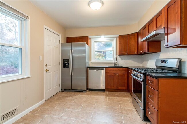 Kitchen - 2 Chatham Pl