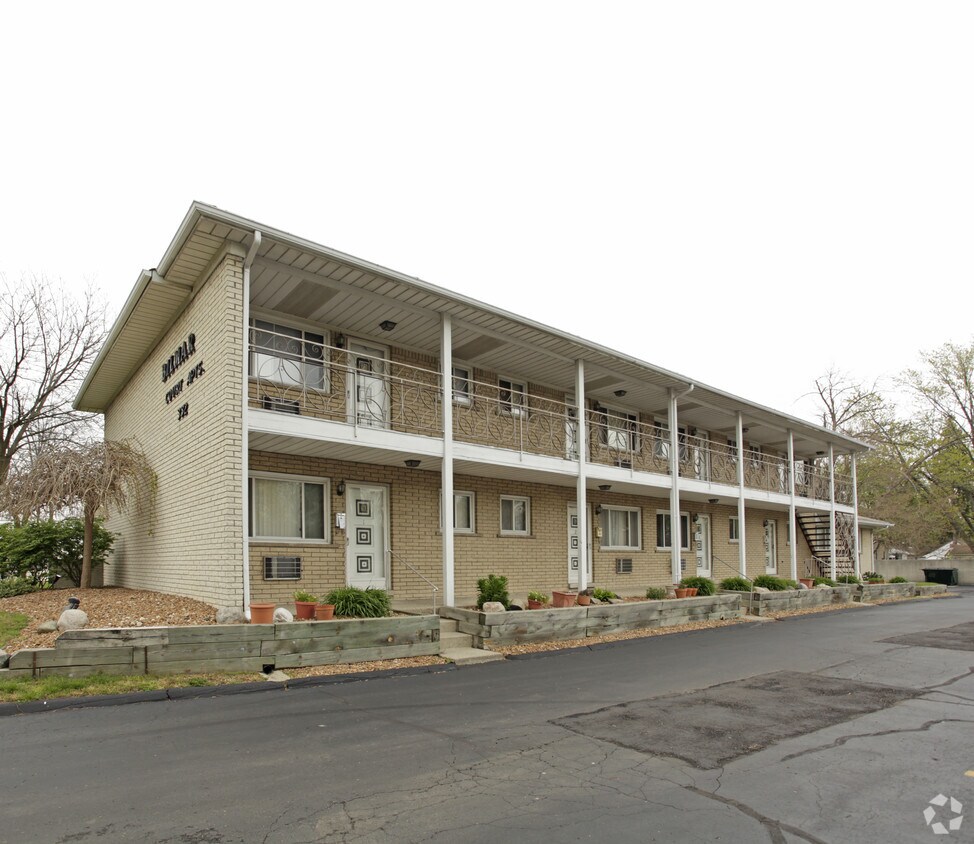 Bilmar Court Apartments in Clawson, MI