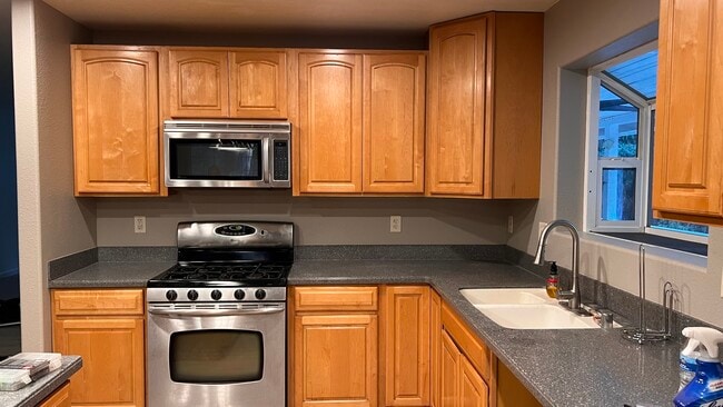 Foto del edificio - 14385 Holmwood Dr