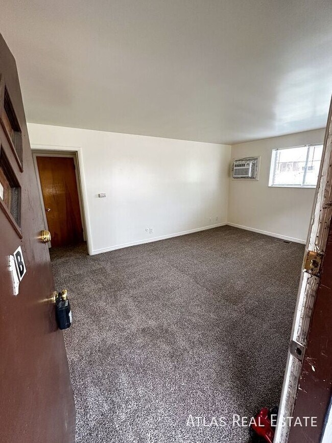 Foto del edificio - 1365 Emery St W