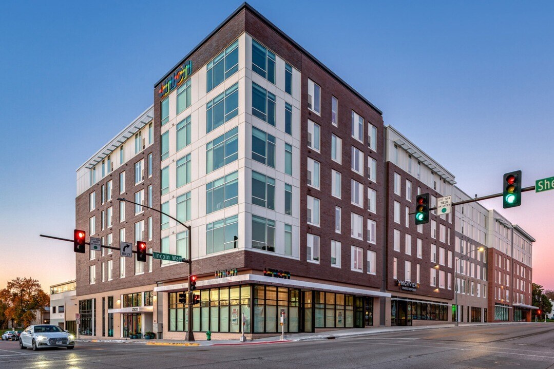 Union on Lincoln Way Apartments in Ames, IA