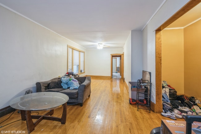 Foto del edificio - 1418 N Lawler Ave