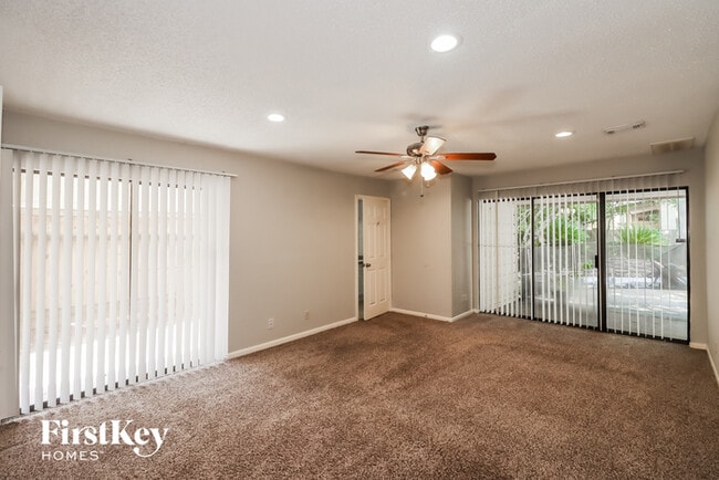 Building Photo - 334 Cypresswood Dr