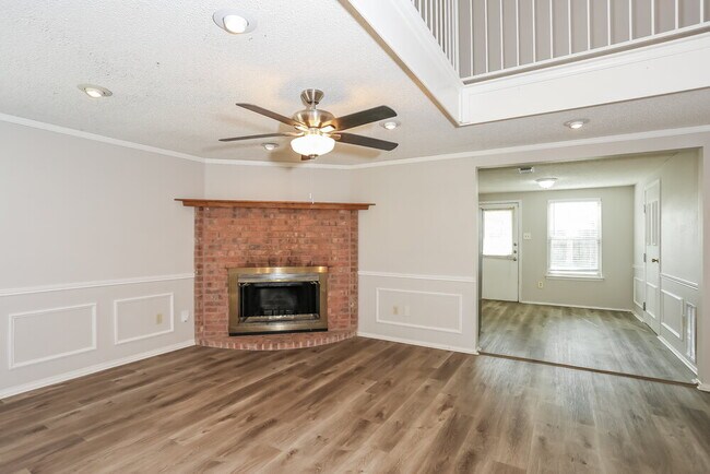 Building Photo - 722 Nightingale Cir