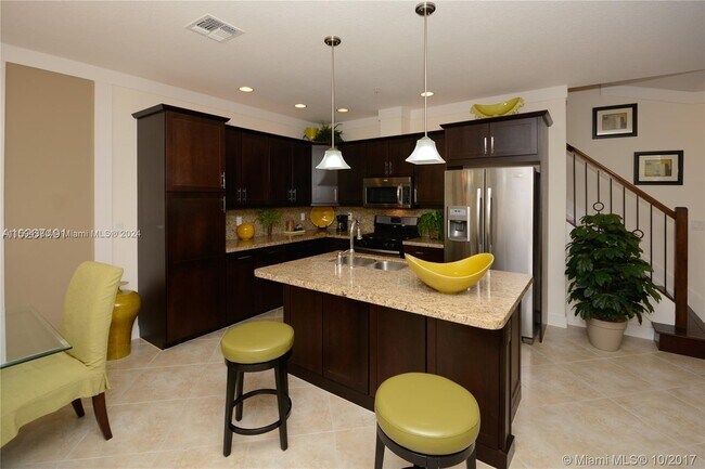 Foto del edificio - 3330 NW 126th Terrace