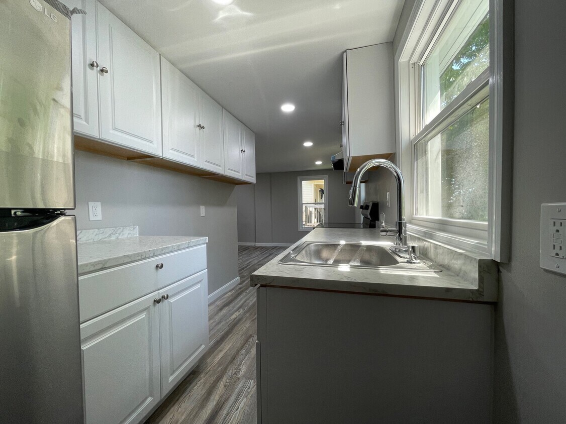 Kitchen - 68 Temple St