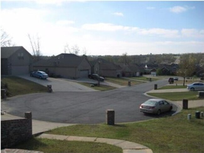 Building Photo - Gorgeous LARGE 4/2 in CABOT