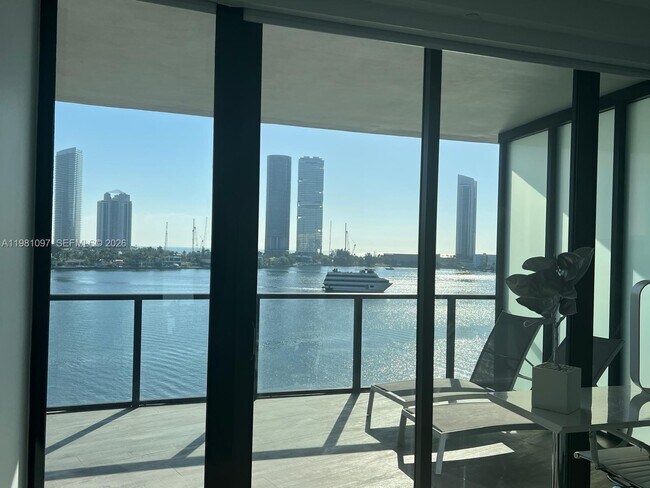 Foto del edificio - 5500 Island Estates Dr