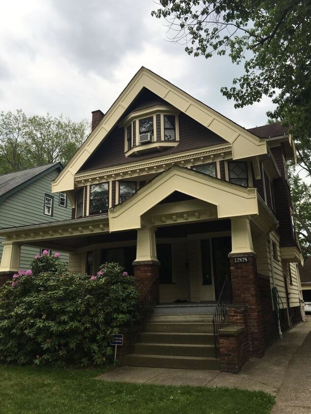 12878 Cedar Rd, Cleveland Heights, OH 44118 House for Rent in