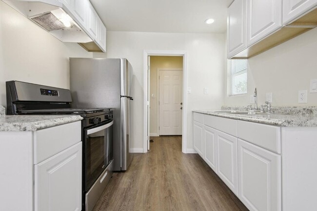 Foto del edificio - 366 E 55th St