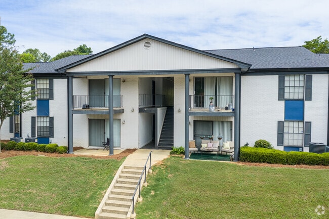Building Photo - The Benton