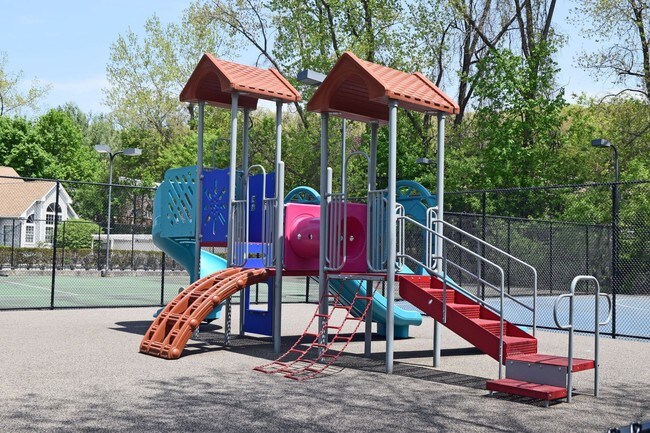 Área de juegos para niños al aire libre - Huntington Woods