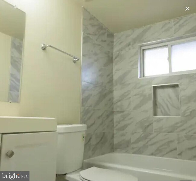 Foto del edificio - 6837 Forest Terrace