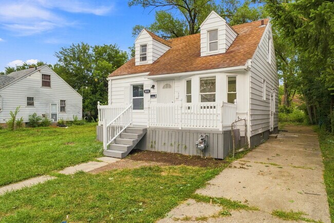Building Photo - 8650 Greenview Ave