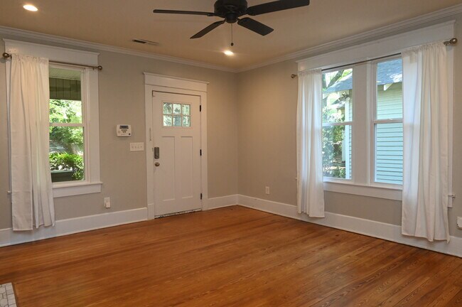 Foto del edificio - 309 Dargan Pl SW