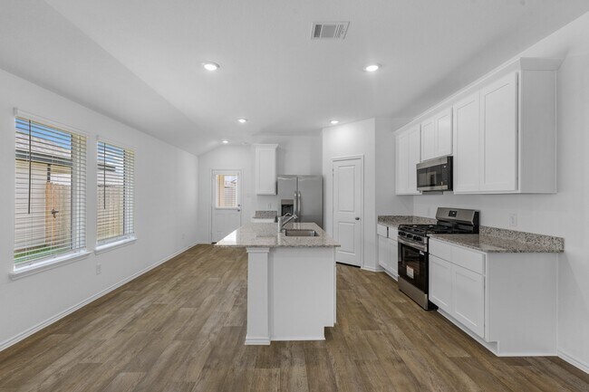 Foto del edificio - 3038 Lake Crest Dr