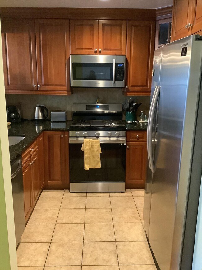 Foto del edificio - 94-28 Magnolia Ct