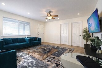 Building Photo - 34660-34666 6 Ave