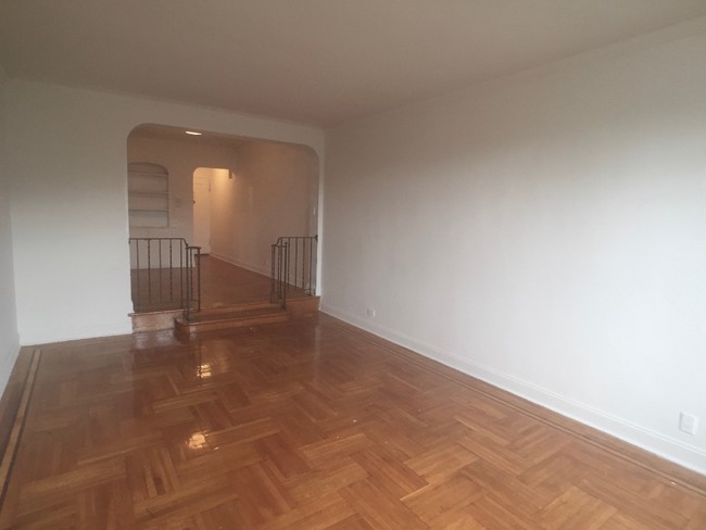 Foto del edificio - 600 W 218th St