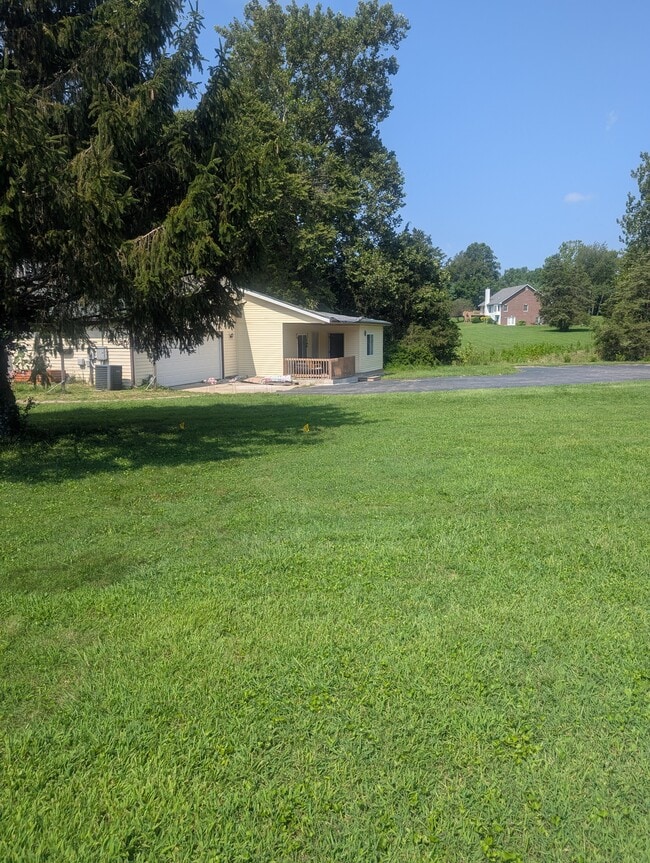 Building Photo - 1680 E Whisnand Rd