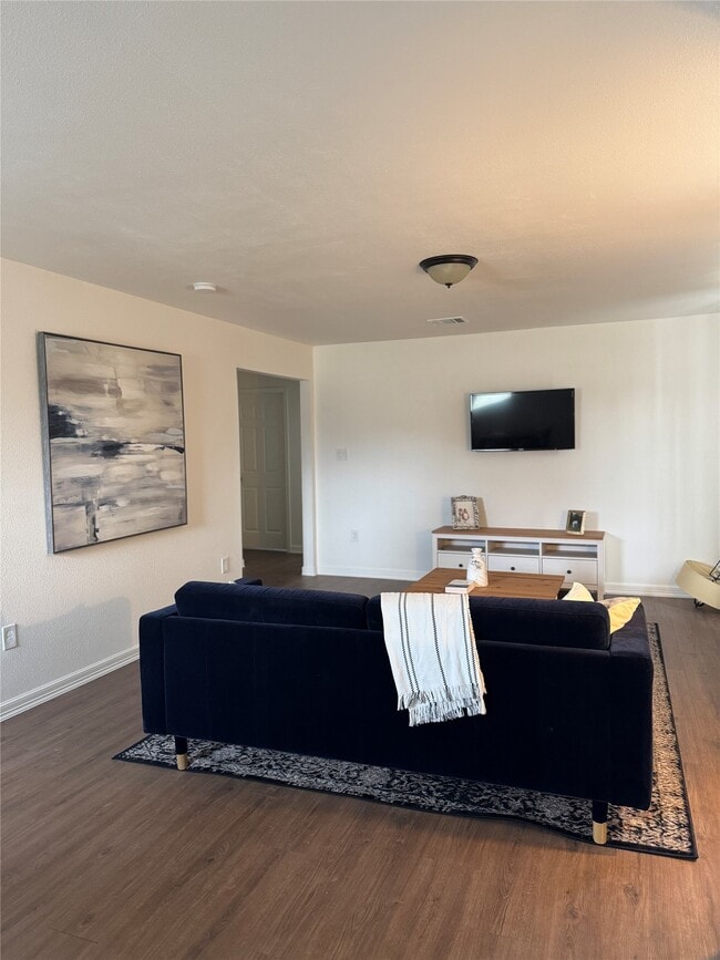 Building Photo - 5607 Collins Rd