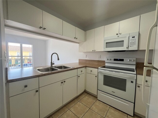 Foto del edificio - 9720 SW 184th St