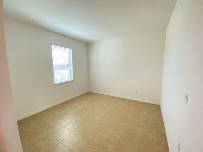 Foto del edificio - Carlisle Grand-120 Seville Dr Davenport, F...