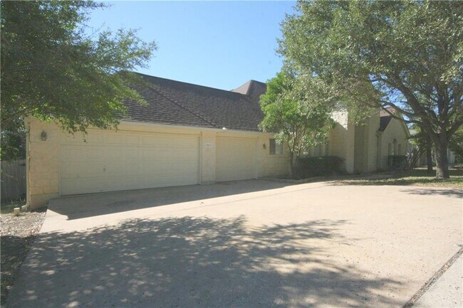 Building Photo - 9405 Ashton Ridge