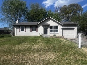 Building Photo - 230 S Circlecrest Dr