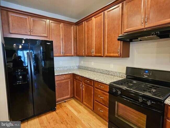 Building Photo - 18 Fenwick Dr