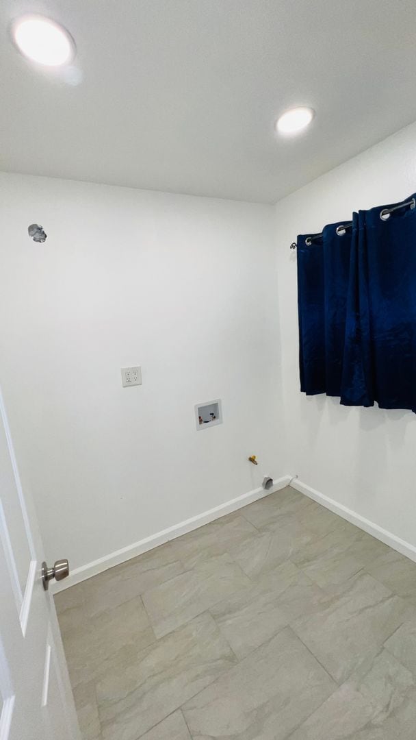 Building Photo - 3958 Normandie Ave