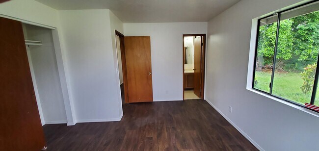 Building Photo - 214 Hokulani St