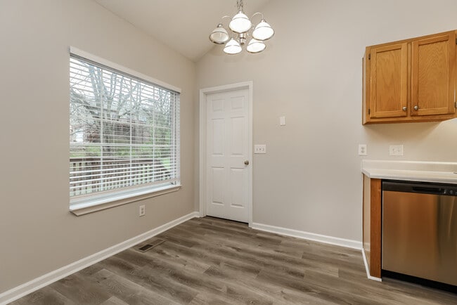 Building Photo - 230 High Chaperal Dr