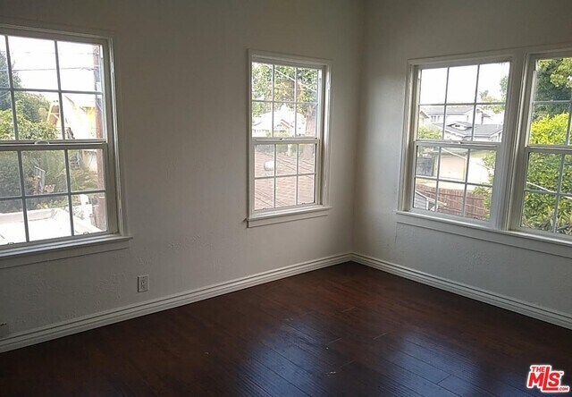 Building Photo - 1607 W 49th St