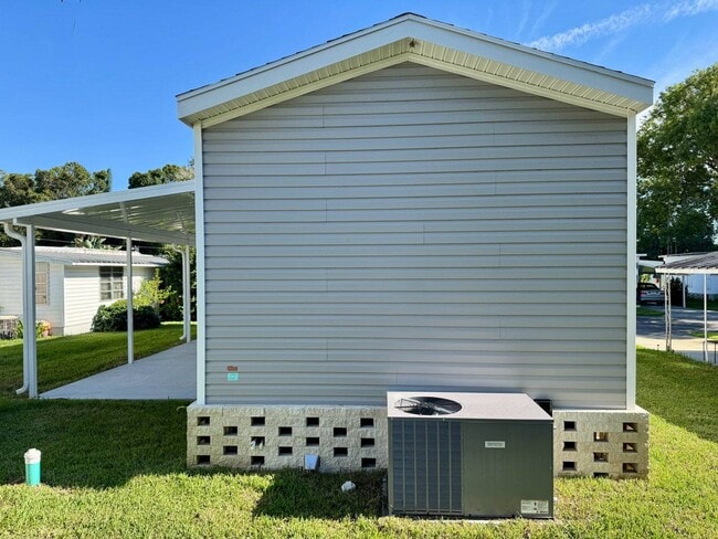Building Photo - 887 E Colonial Cir