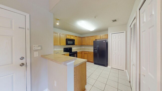 Foto del edificio - Spacious 3 Bedroom Condo in Villa Beaucler...