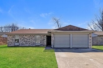 Building Photo - 3904 Royal Crest Dr