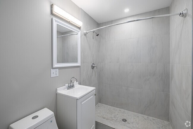 2 habitaciones, 1 baño - 617 pies cuadrados - Baño - 2020 Park
