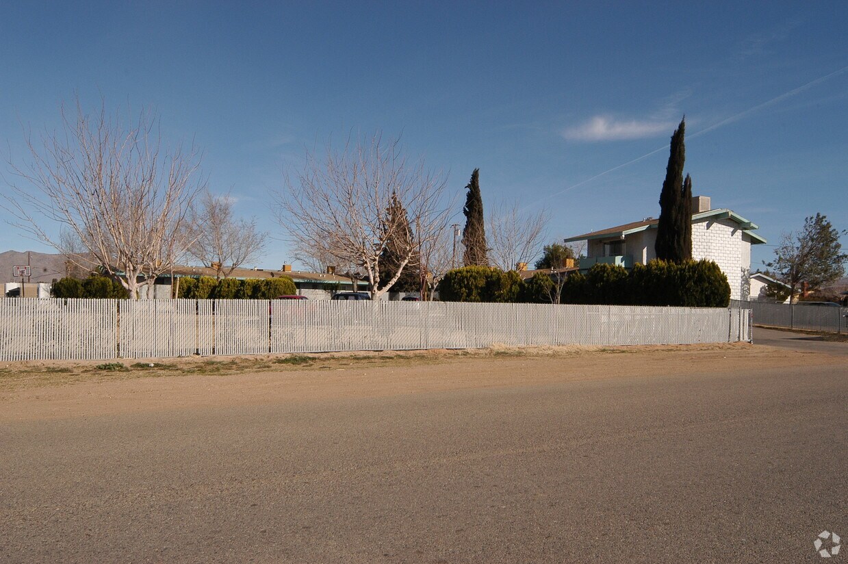 Otros - 13529-49 Yakima Rd