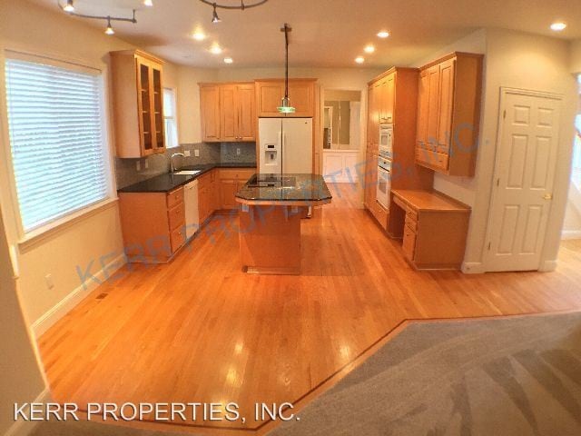 Building Photo - 4 br, 2.5 bath House - 16082 SE Flavel Dr.